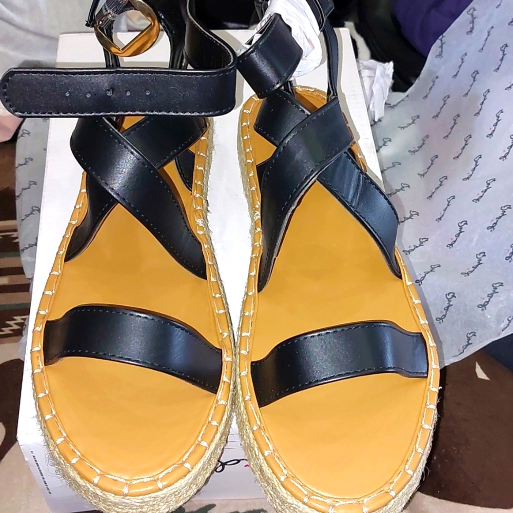 Espadrilles - Picture 4 of 4